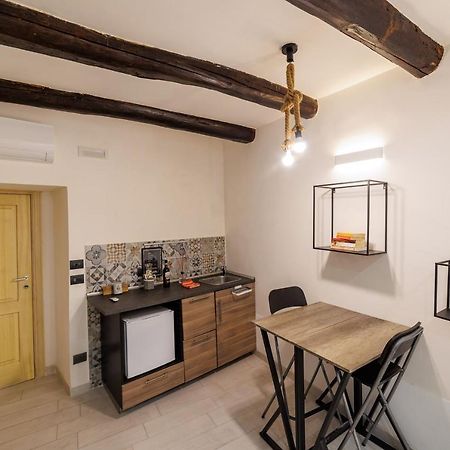 Legno Suite By HouseinΝάπολη Εξωτερικό φωτογραφία