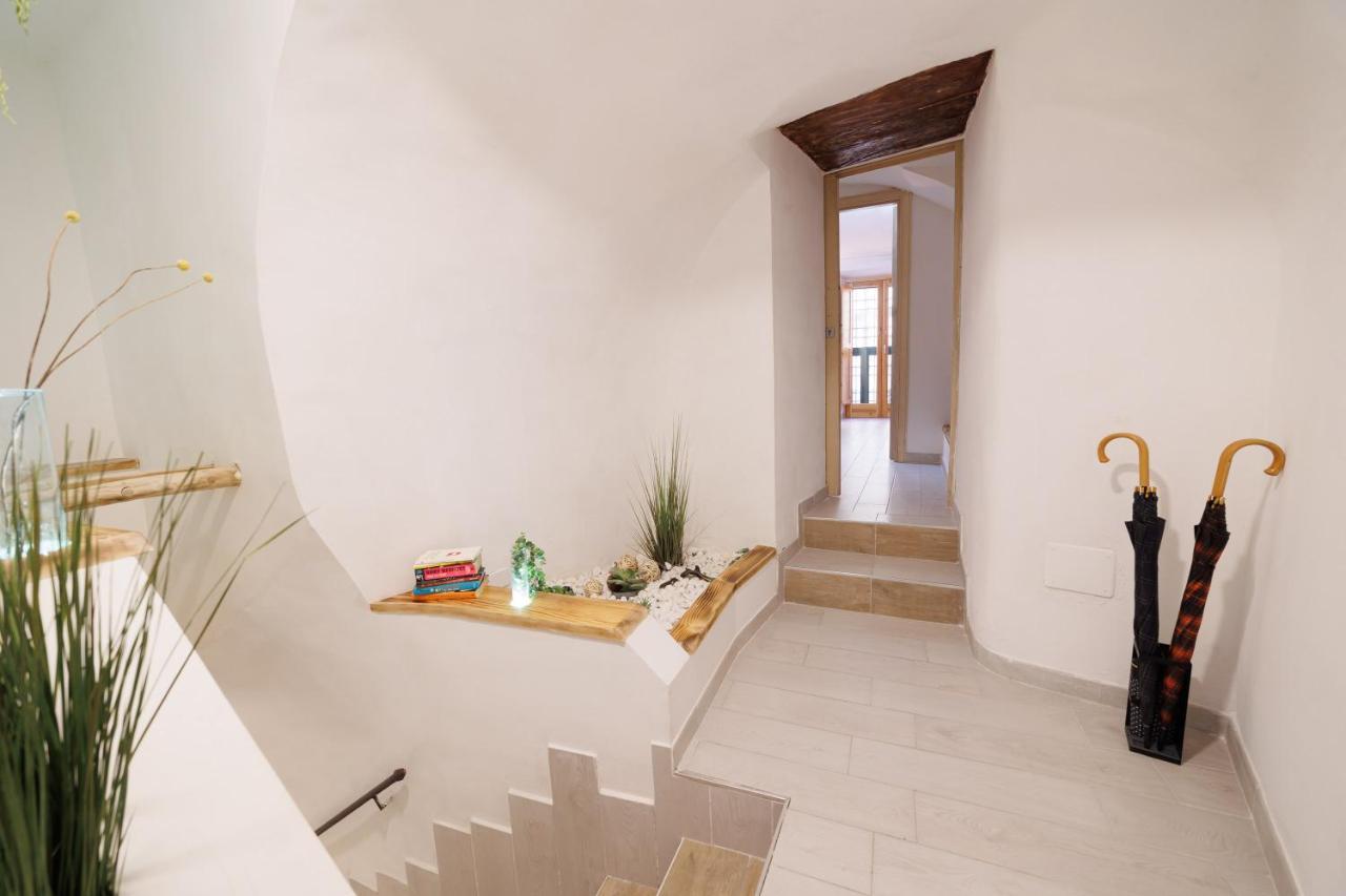 Legno Suite By HouseinΝάπολη Εξωτερικό φωτογραφία
