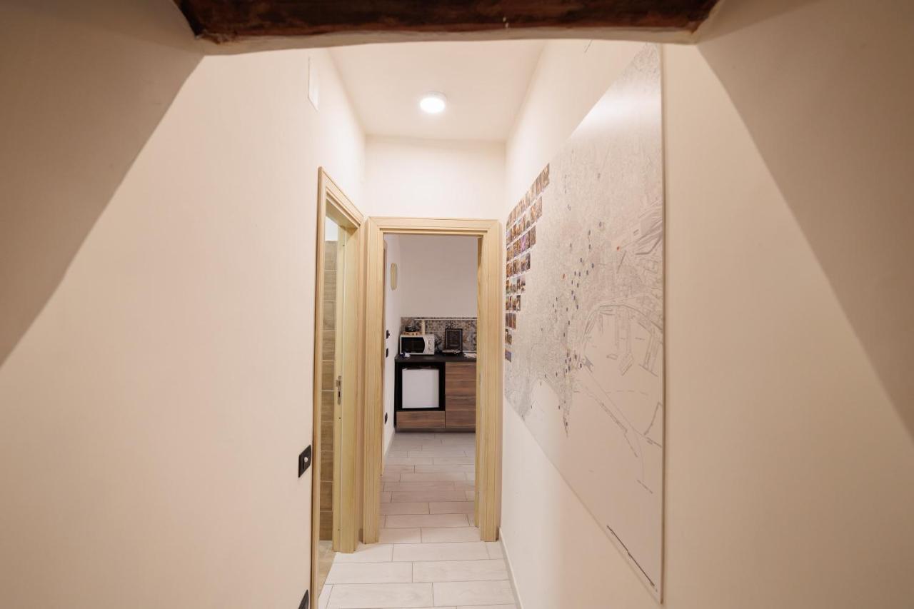 Legno Suite By HouseinΝάπολη Εξωτερικό φωτογραφία