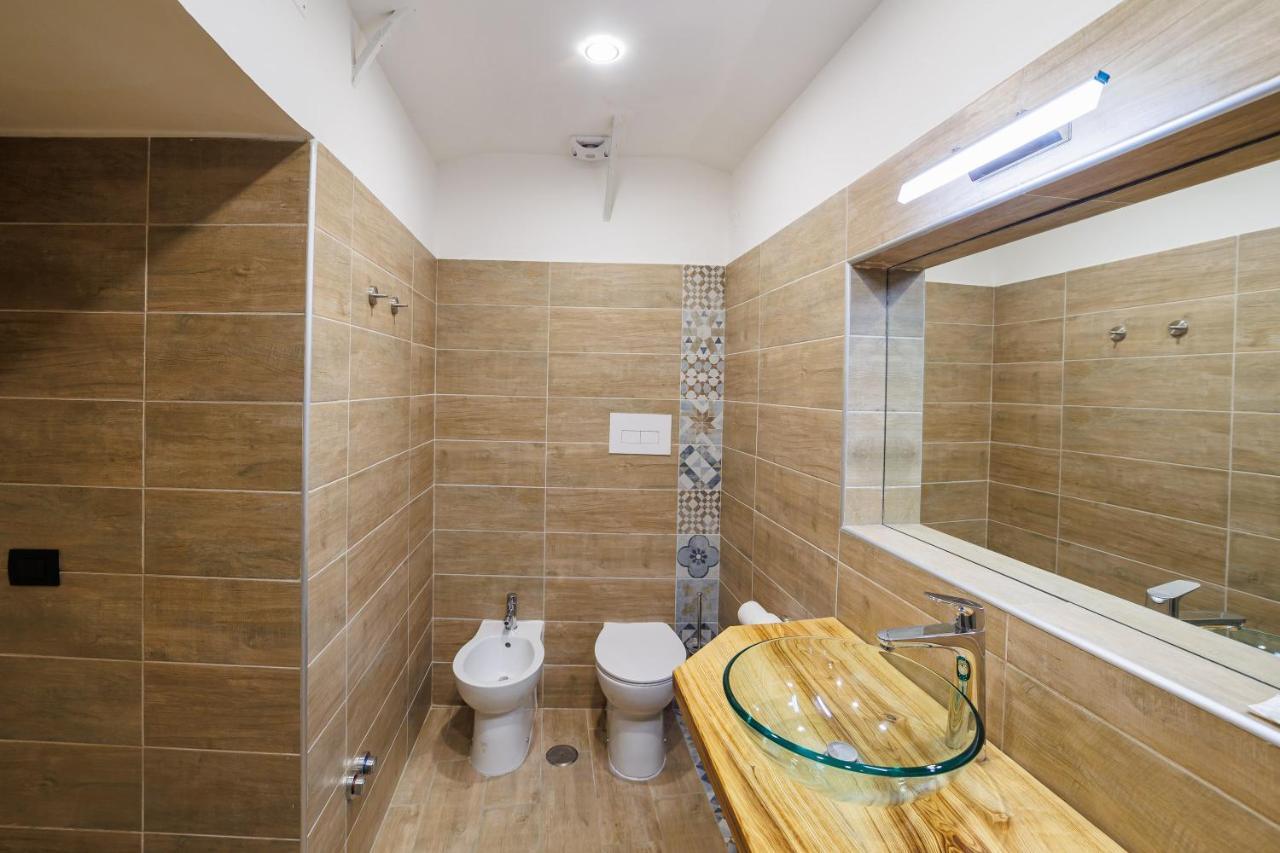 Legno Suite By HouseinΝάπολη Εξωτερικό φωτογραφία