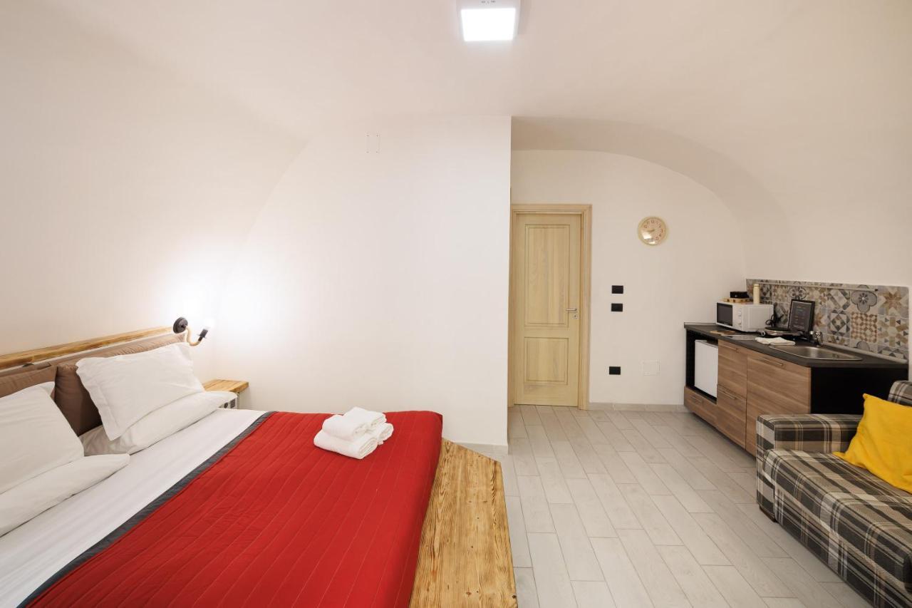 Legno Suite By HouseinΝάπολη Εξωτερικό φωτογραφία