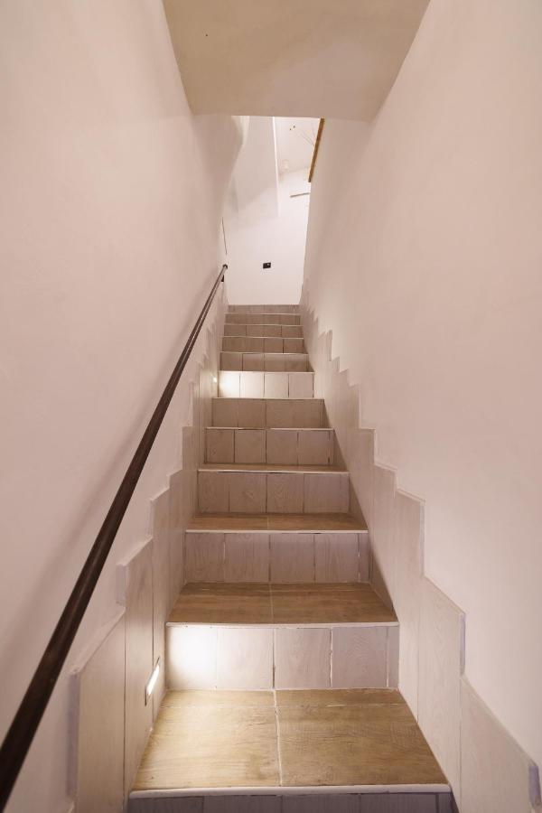 Legno Suite By HouseinΝάπολη Εξωτερικό φωτογραφία