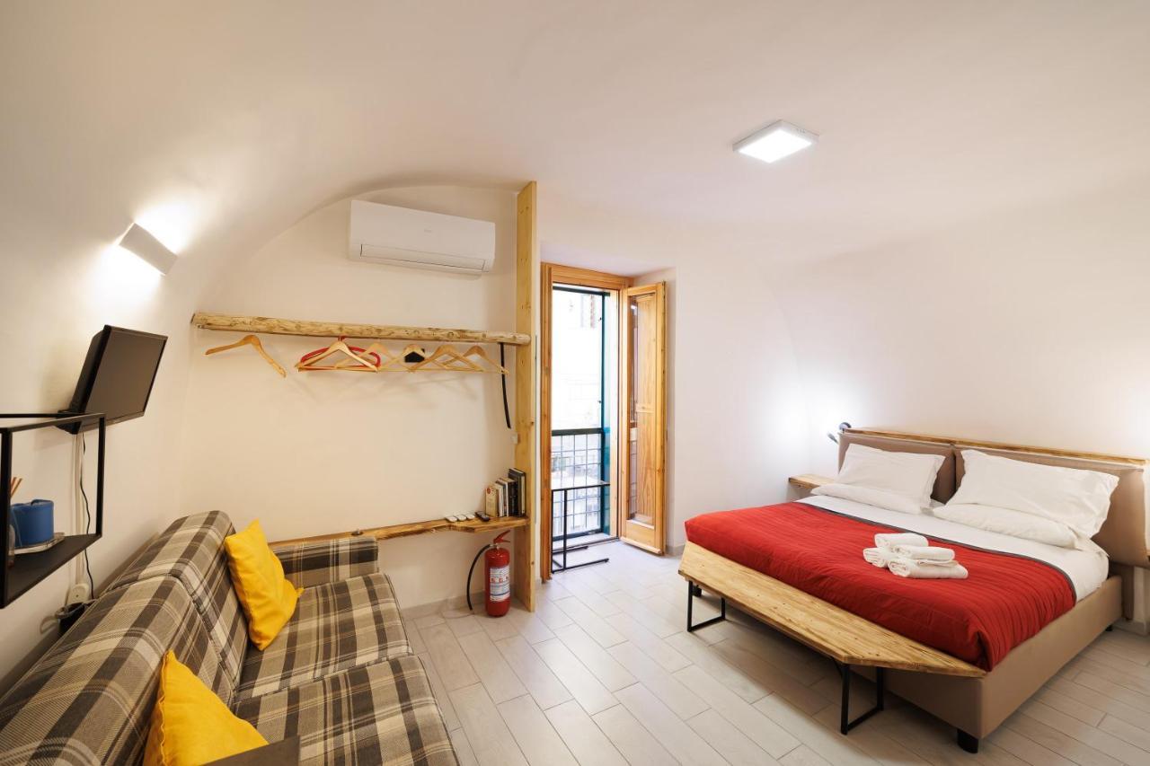 Legno Suite By HouseinΝάπολη Εξωτερικό φωτογραφία