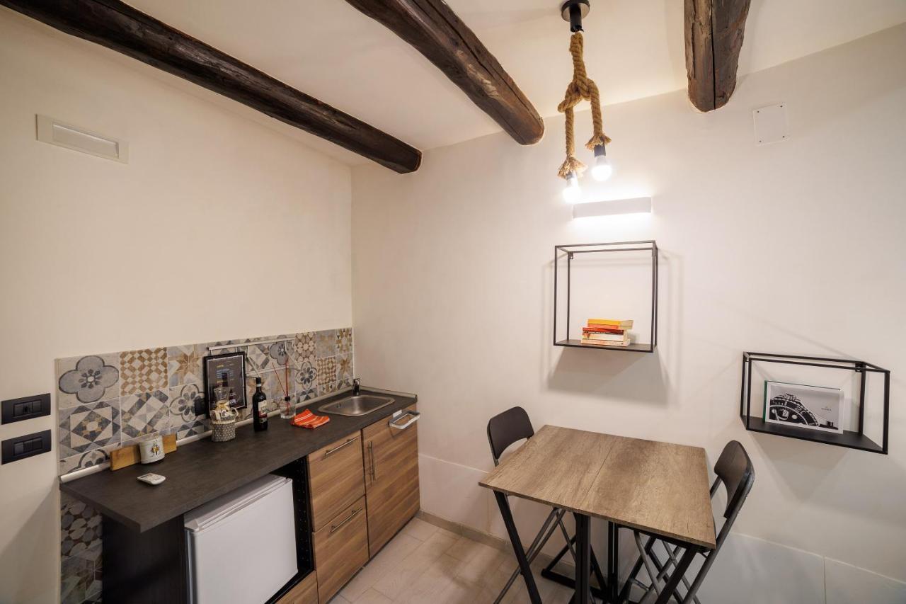 Legno Suite By HouseinΝάπολη Εξωτερικό φωτογραφία