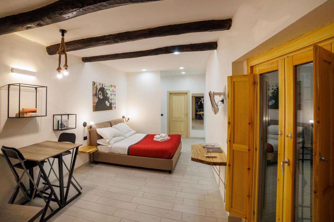 Legno Suite By HouseinΝάπολη Εξωτερικό φωτογραφία